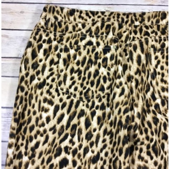 Chicos size 2.5 or 14 So Slimming Womens Straight Leg lightweight leopard jean - Picture 7 of 8